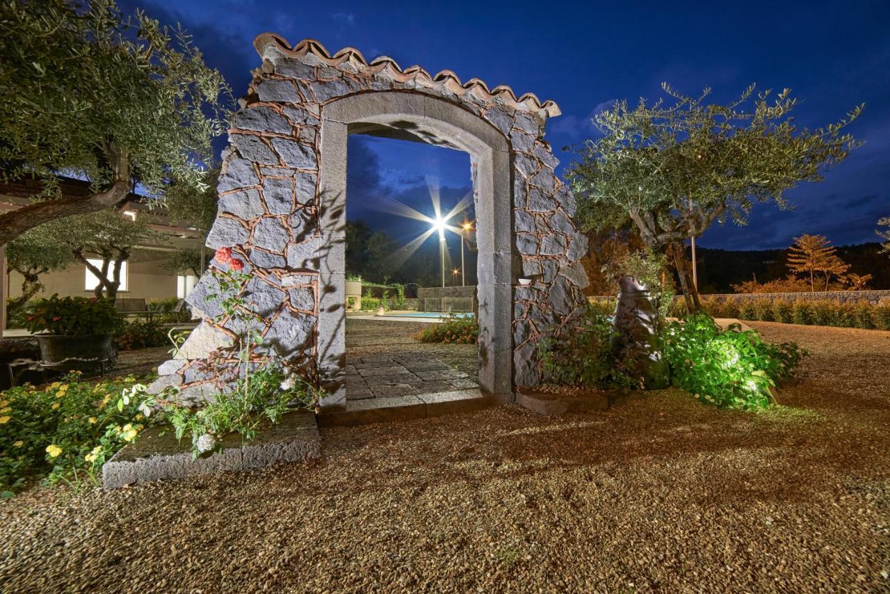 Il Casale Di Monacella Aparthotel Santa Venerina Eksteriør bilde